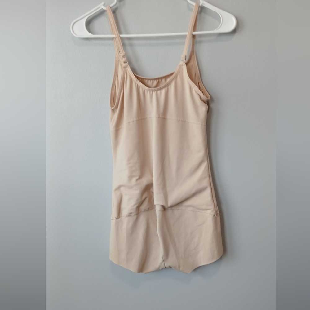 Maidenform Tan Cream Shapewear Women's Size Medium - Picture 2 of 4